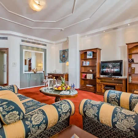 Grand - Medical ホテル 5*